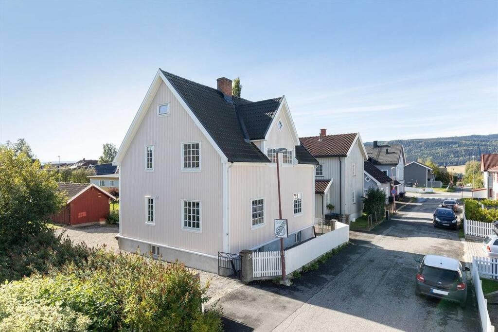 利勒哈默尔Lys Og Sentral Leilighet Med Terrasse Og Hage公寓 外观 照片